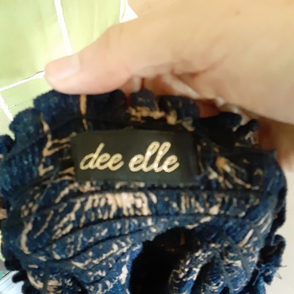 DEE ELLE Off the Shoulder Floral Top Size Small - Picture 9 of 12